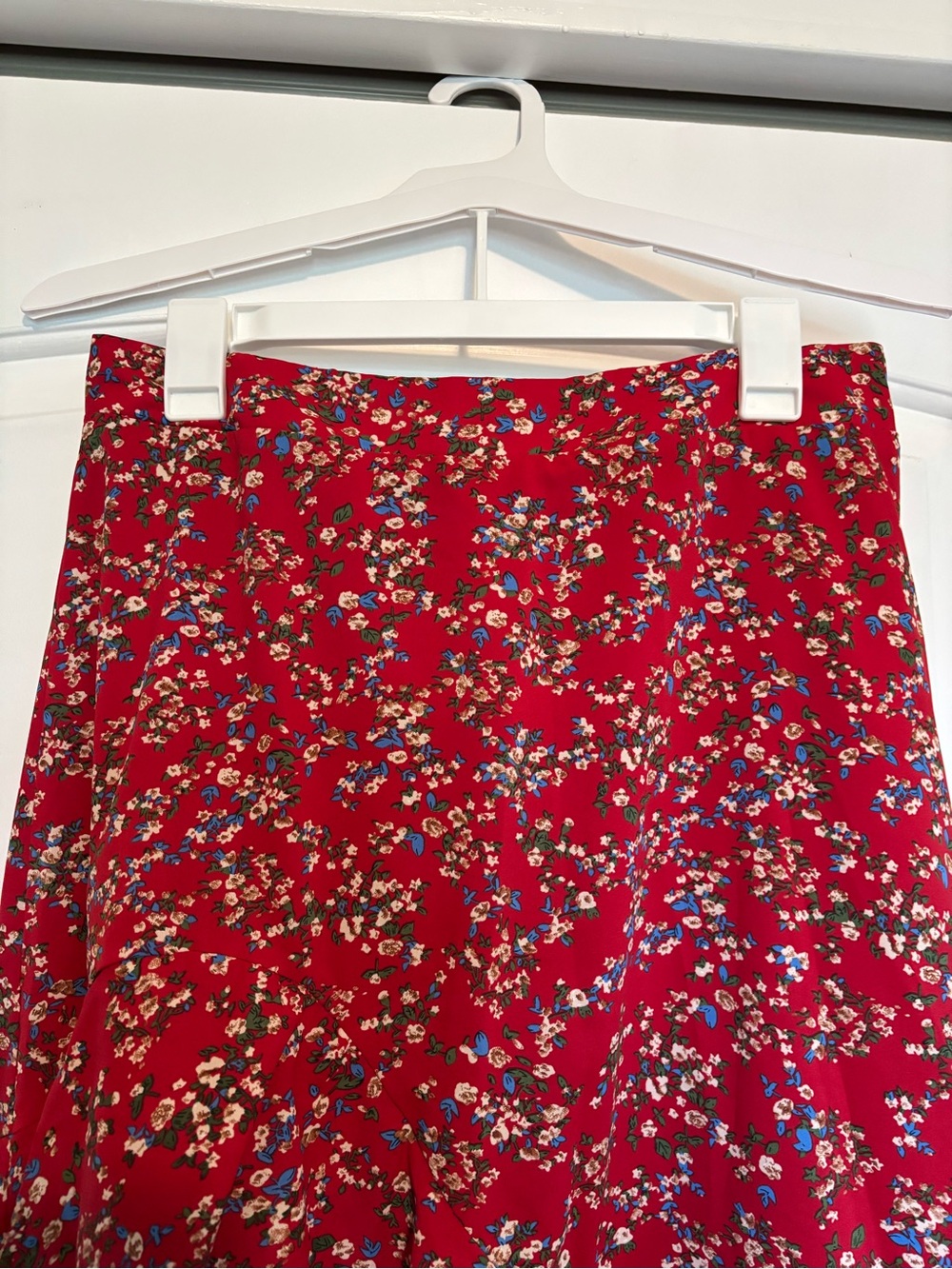 Amazon Red Floral High-Low Ruffle Skirt - Picture 6 of 8